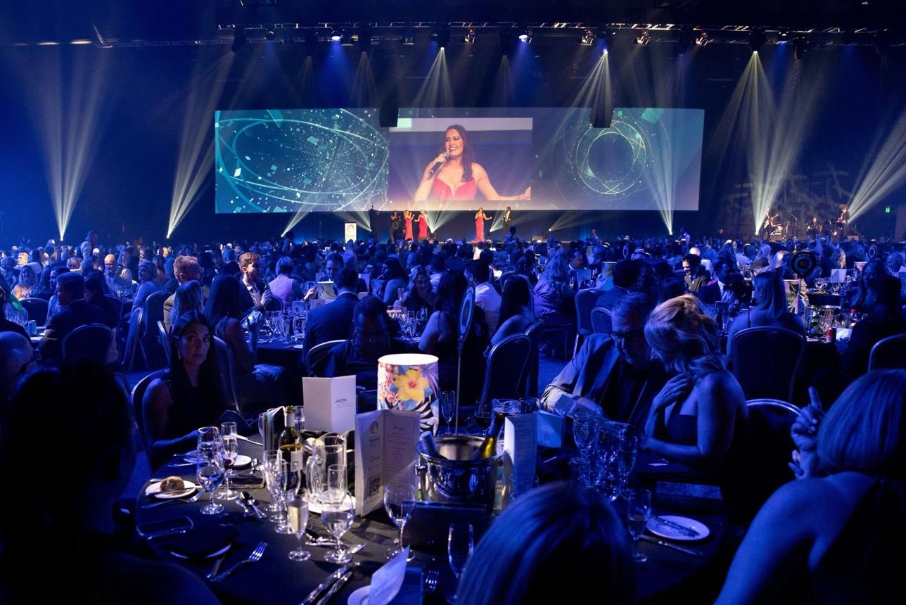 Gala dinner entertainment show